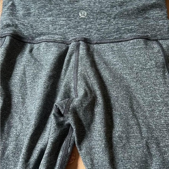Grey reversible lululemon pants size 4/6 - Picture 2 of 4
